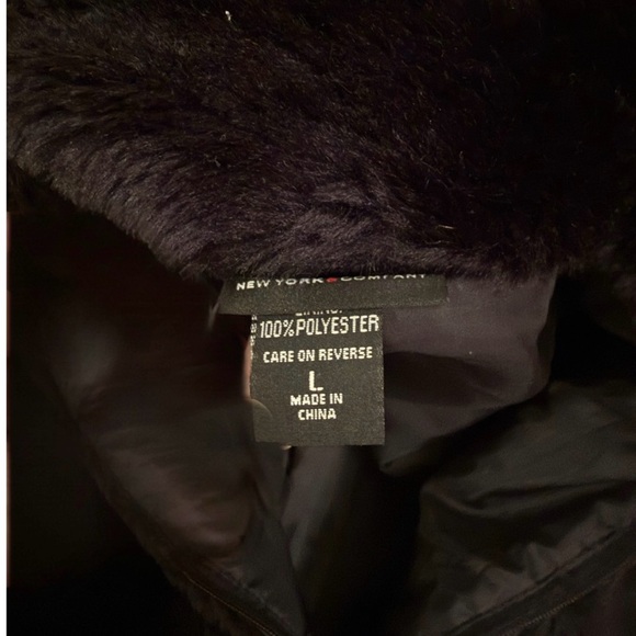 New York and Company Black Faux Fur Vest size Large - Picture 6 of 6